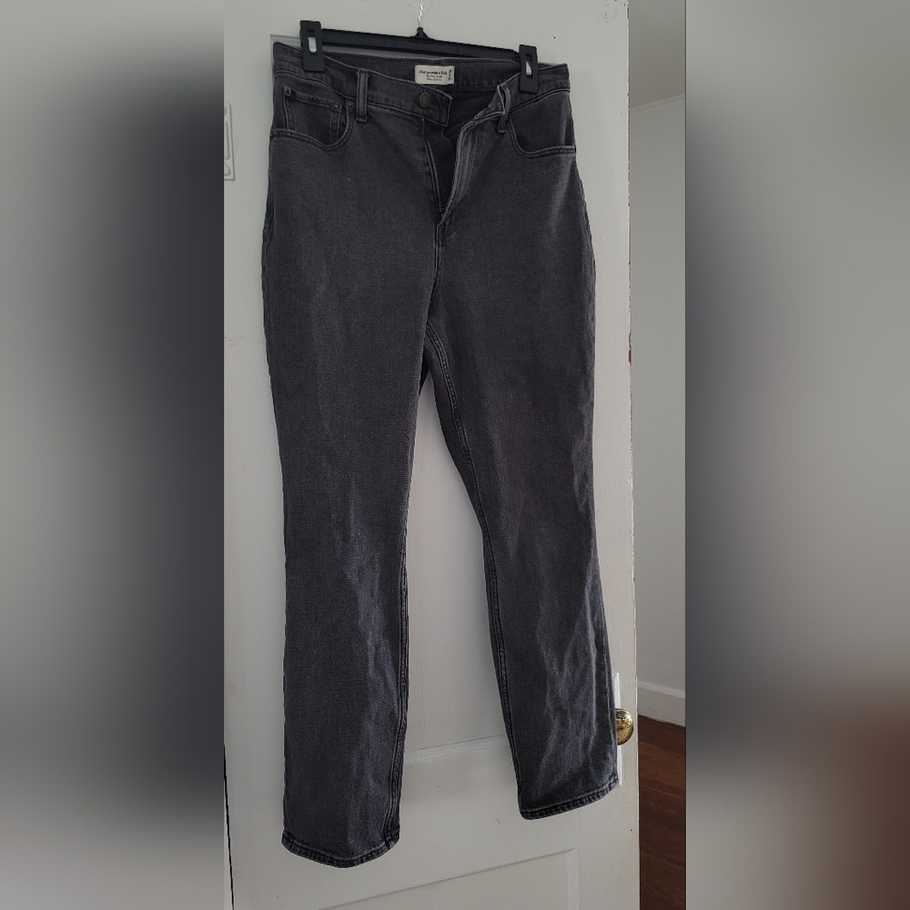Abercrombie & Fitch Women's Straight-Leg Jeans in Charcoal